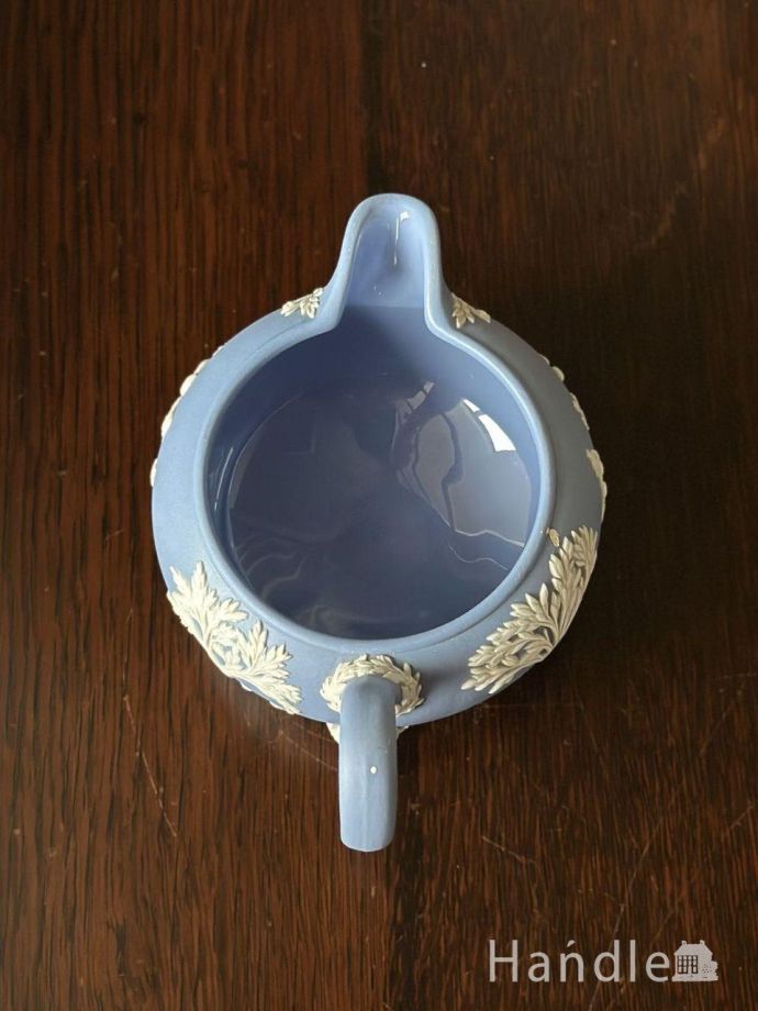 ウェッジウッドのジャスパーウェア、ペールブルー色のミルクピッチャー