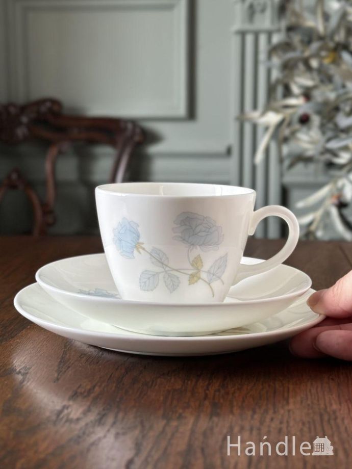 ウェッジウッド(Wedgwood)のトリオ、アイスローズのアンティークカップ