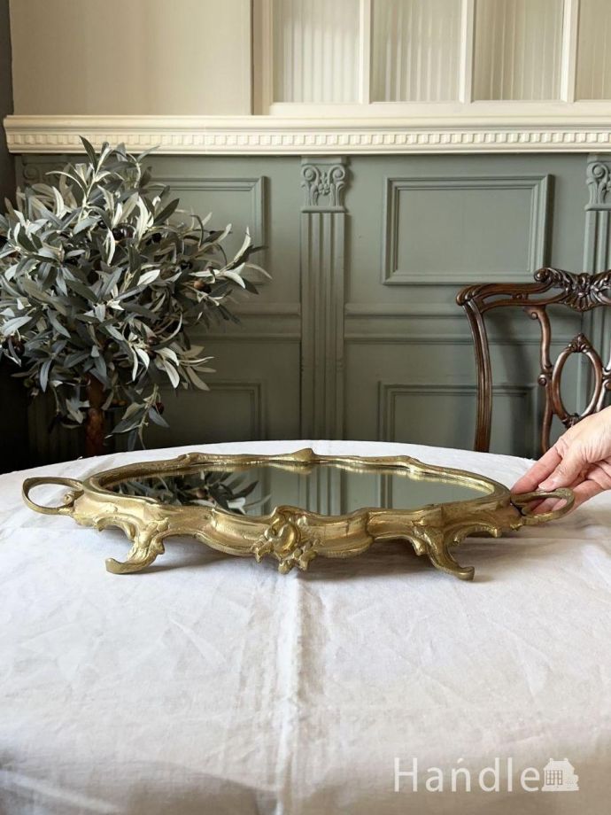 フランスから届いた英国アンティークのアクセサリートレイ、真鍮製の