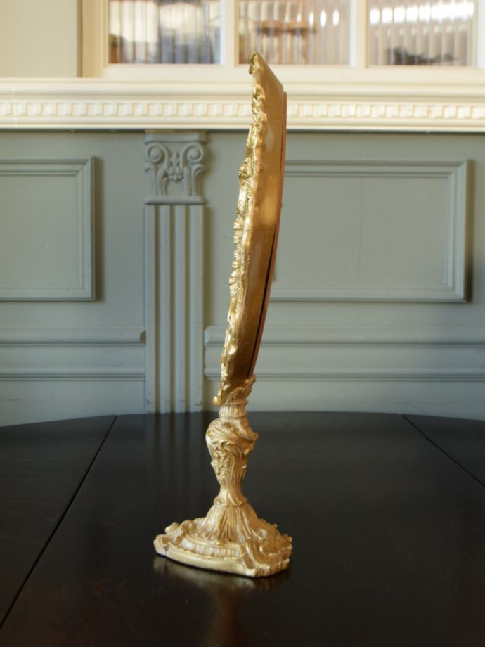 フランスアンティーク調の華やかな鏡、 おしゃれなスタンドミラー