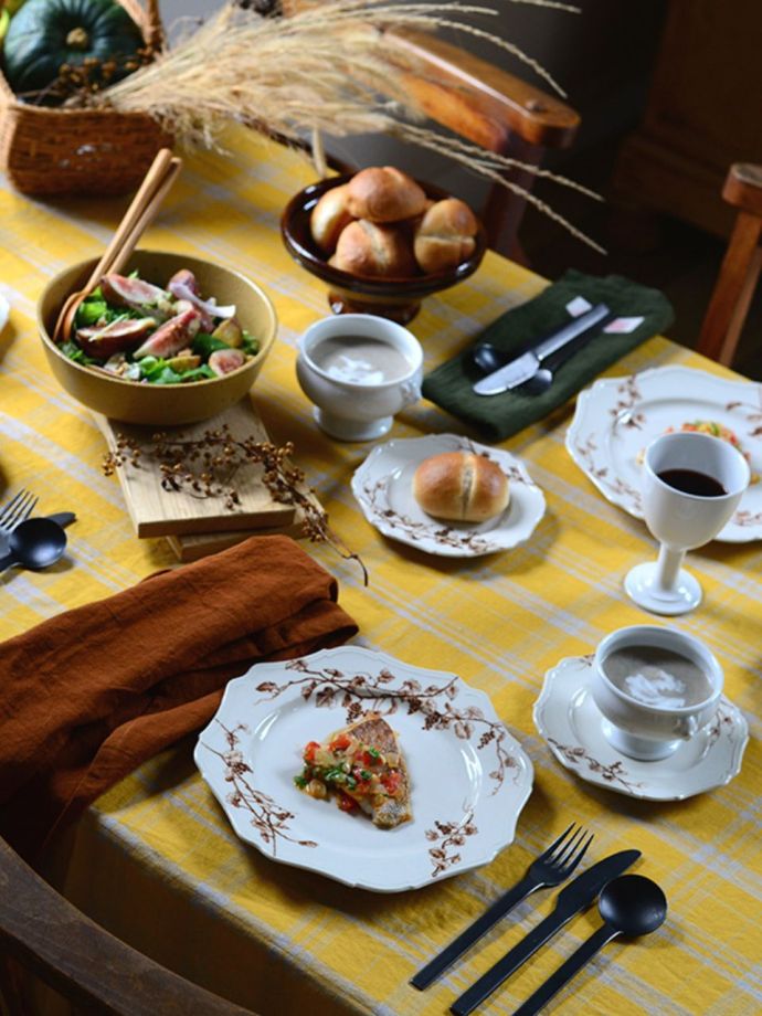 フランスアンティーク調のおしゃれなお皿、スタジオエムのラウンド