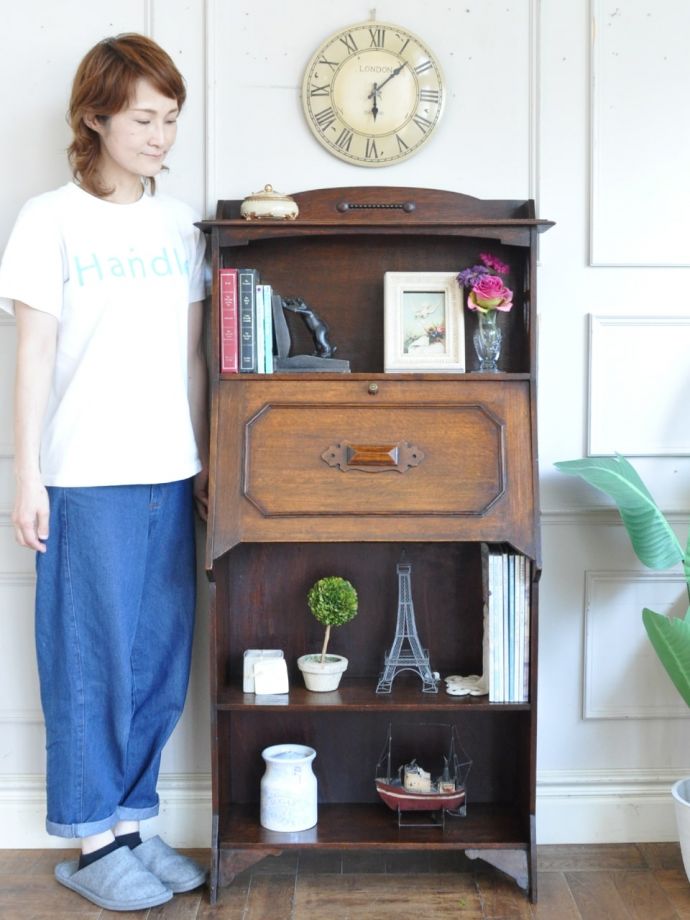 アンティークのおしゃれな机、本棚付きのライティングデスク