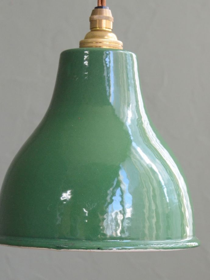 フランスのアンティークシェード、ホーローのおしゃれなペンダント