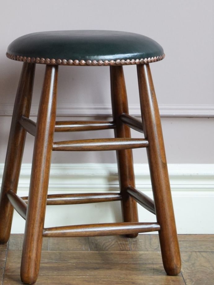 英国アンティーク調のおしゃれな椅子、オーク材のクッション付スツール