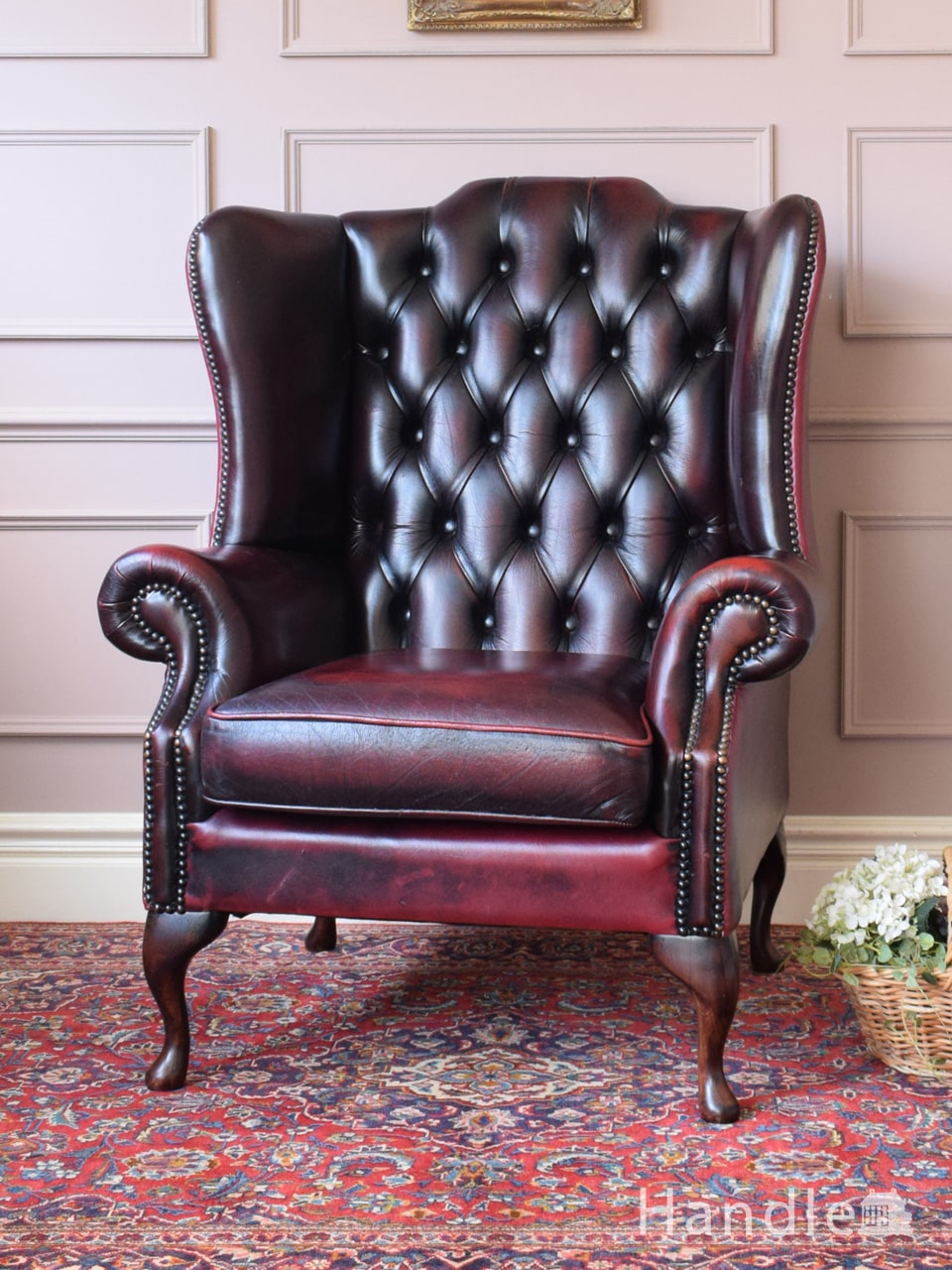 アンティークの贅沢な椅子、猫脚が優雅なアーム付きの一人掛けソファ(q