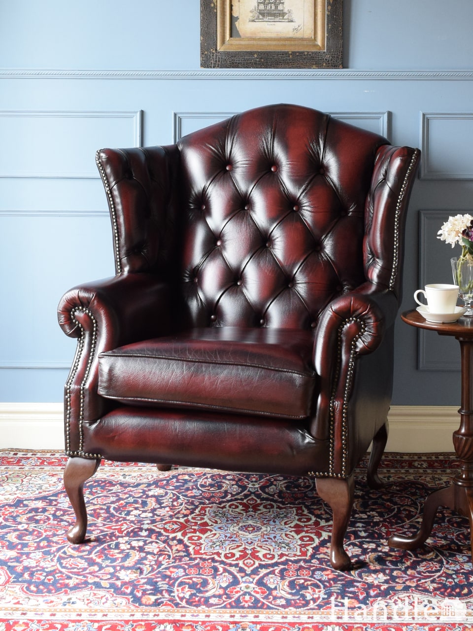 英国アンティークの一人掛け革張りソファ、チェスターフィールドの
