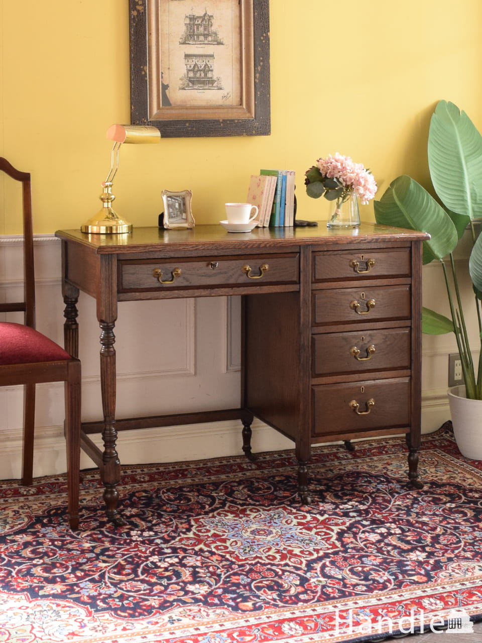 英国らしいアンティークのライティングデスク＆チェア （チェアイン