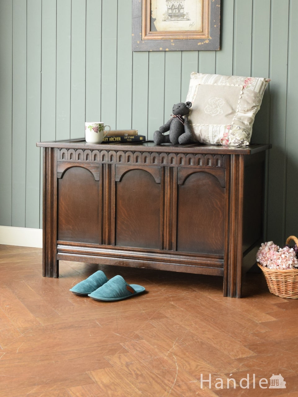 イギリスから届いたアンティークの箱型収納家具、オーク材のおしゃれな