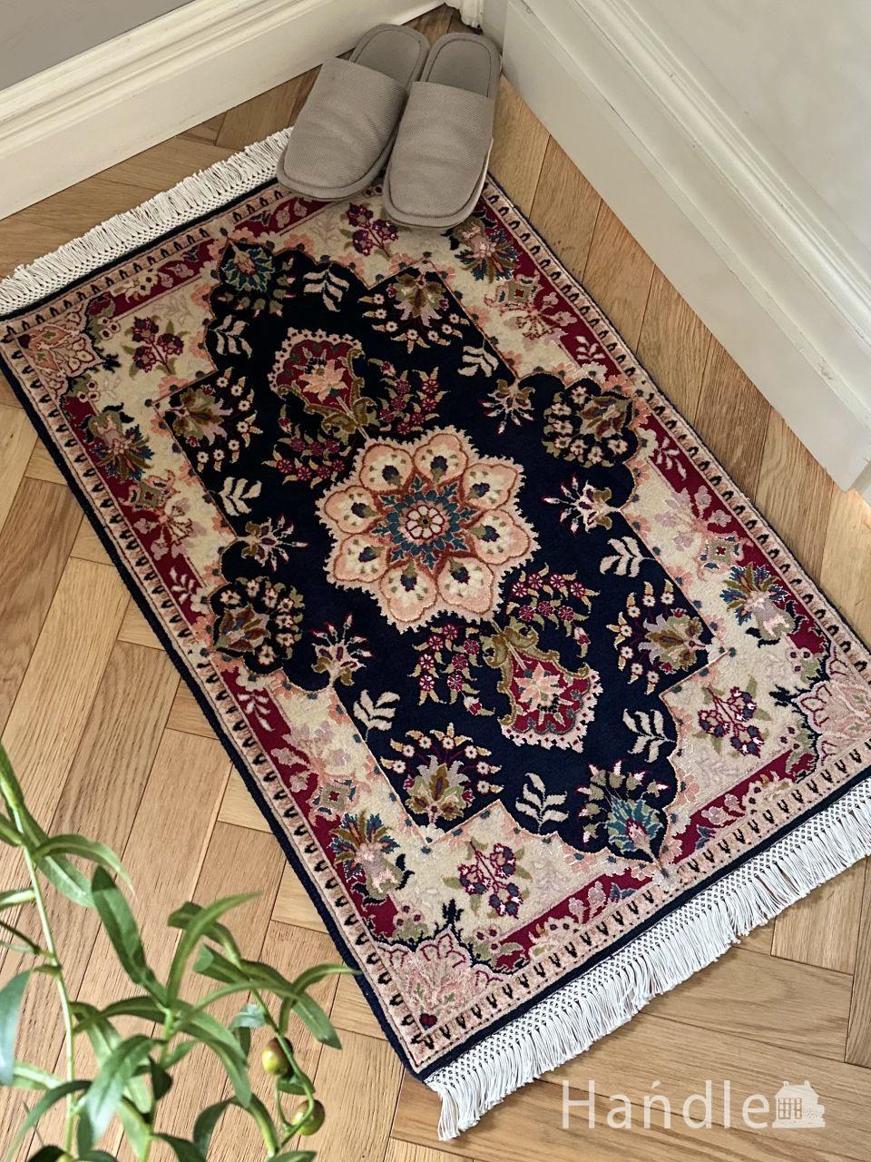 玄関マットに使えるペルシャ絨毯、ザンジャーンのおしゃれな手織りの