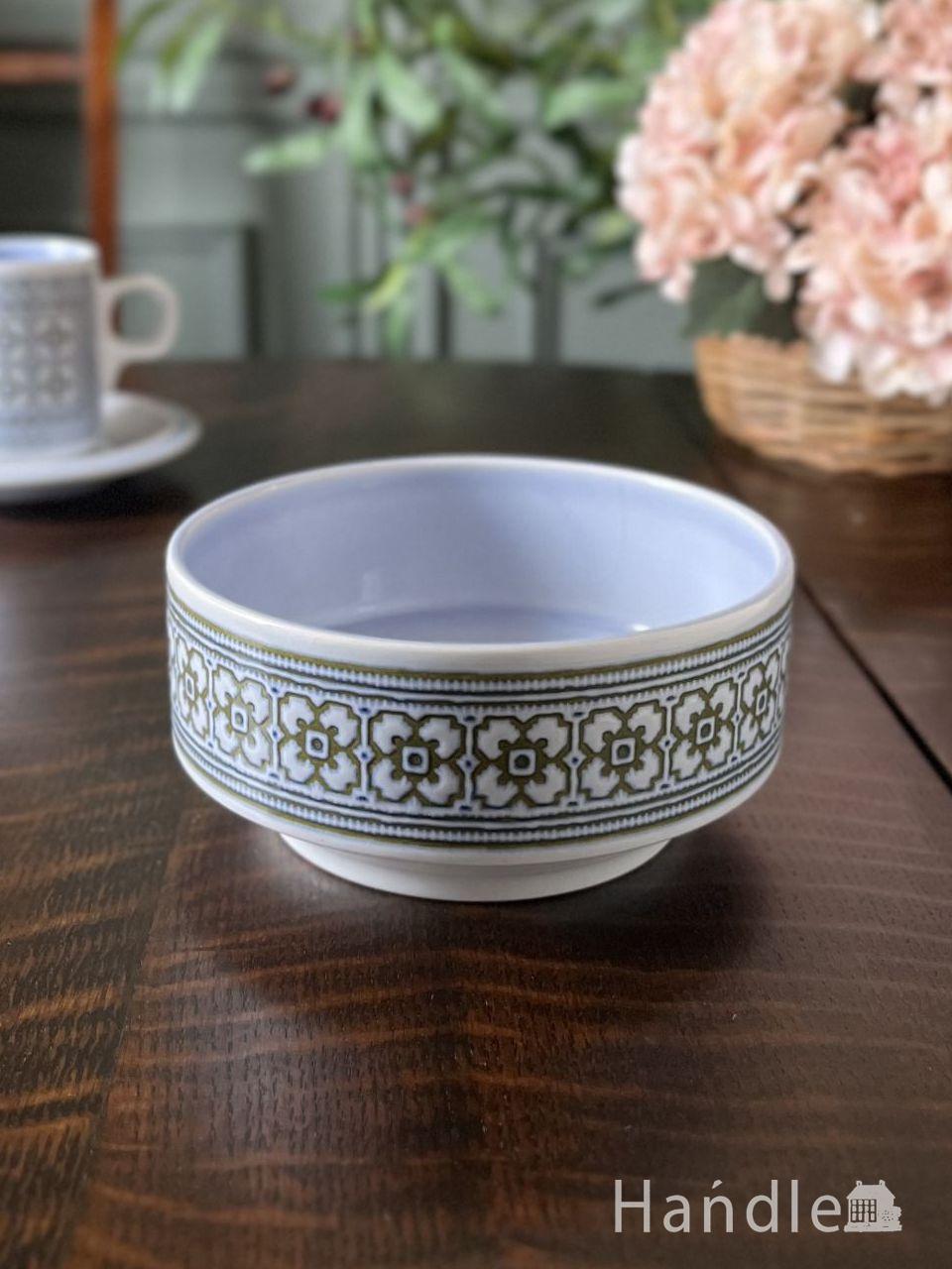 イギリスのアンティークブルー＆ホワイトプレート、ロイヤルドルトンの