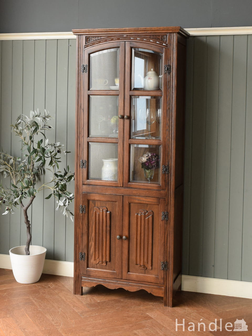 アンティーク調のサイドテーブル、大理石天板のシャビーシックな