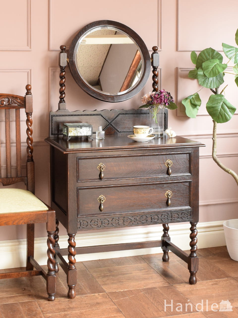 北欧スタイルのヴィンテージ鏡台、4段の引き出しが付いたチェスト付き