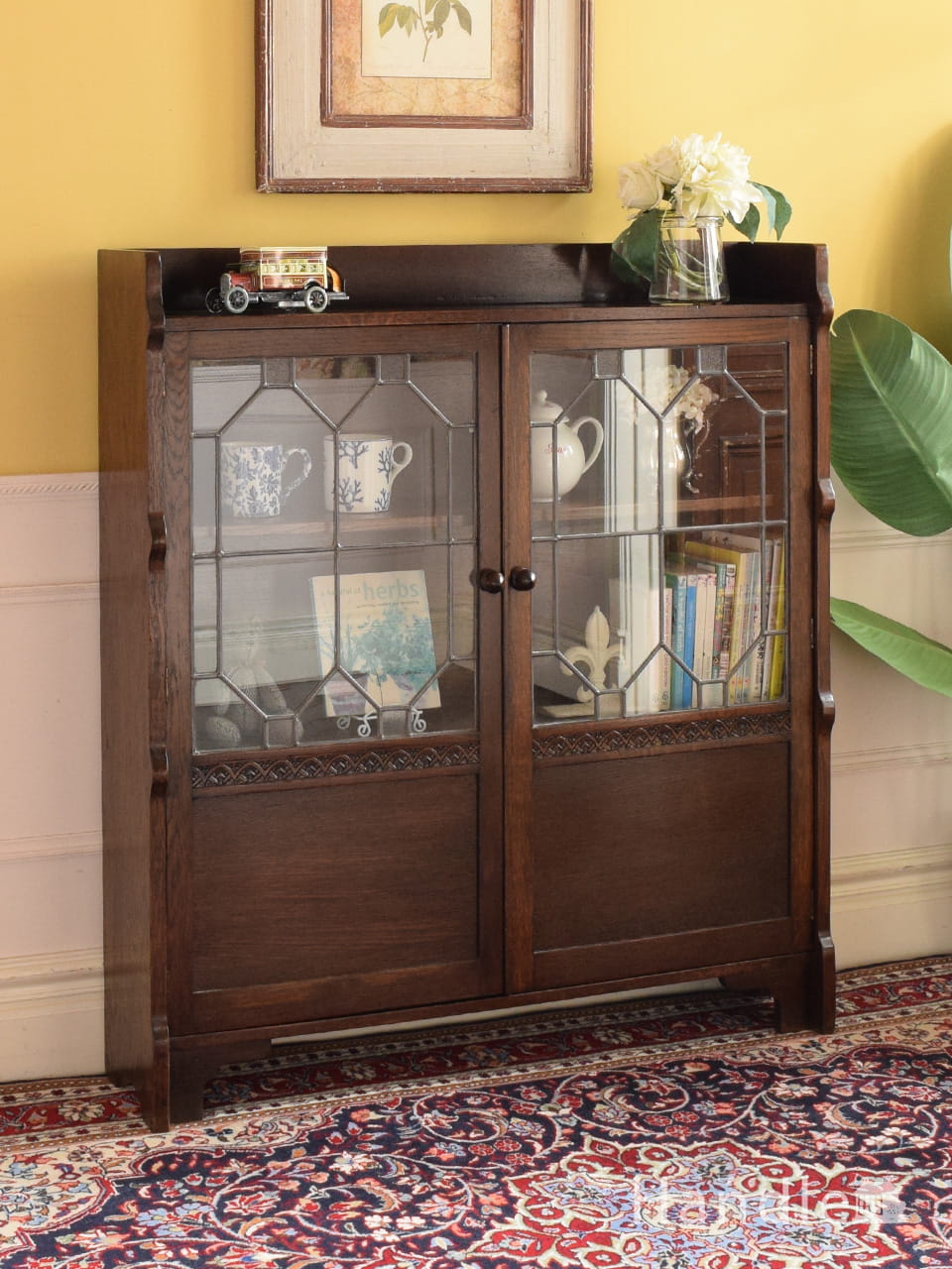 フランスのアンティーク収納家具、ガラス扉のカップボード（食器棚）(k