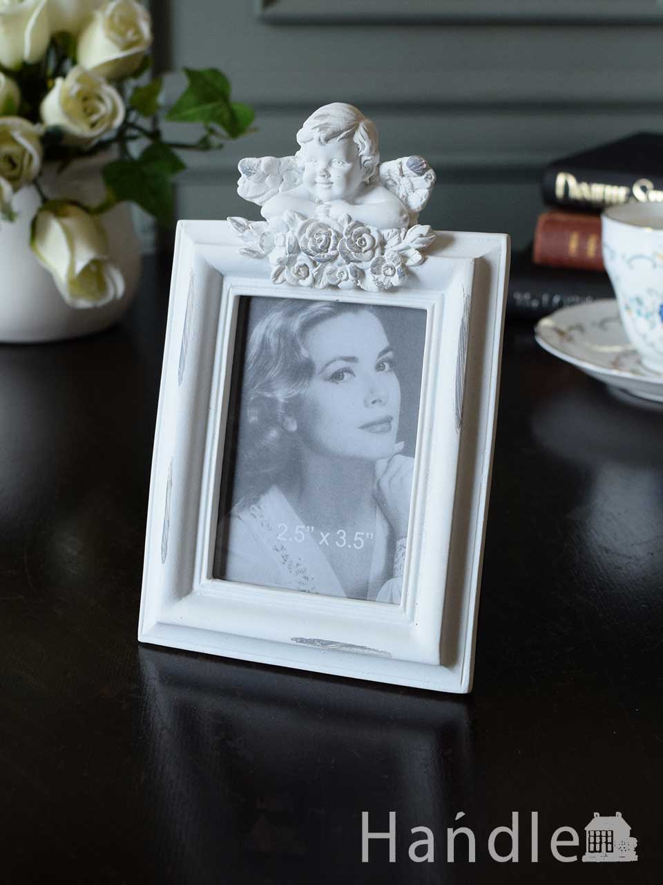 エンジェルが微笑むロココ調のおしゃれな写真立て、アンティーク調の