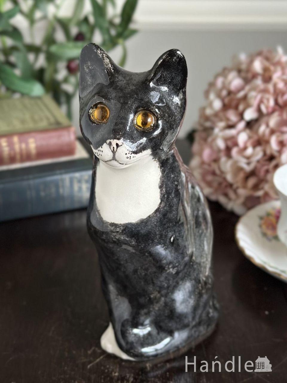 陶器で出来たウィンスタレイキャット(WINSTANLEY CAT)、英国生まれの