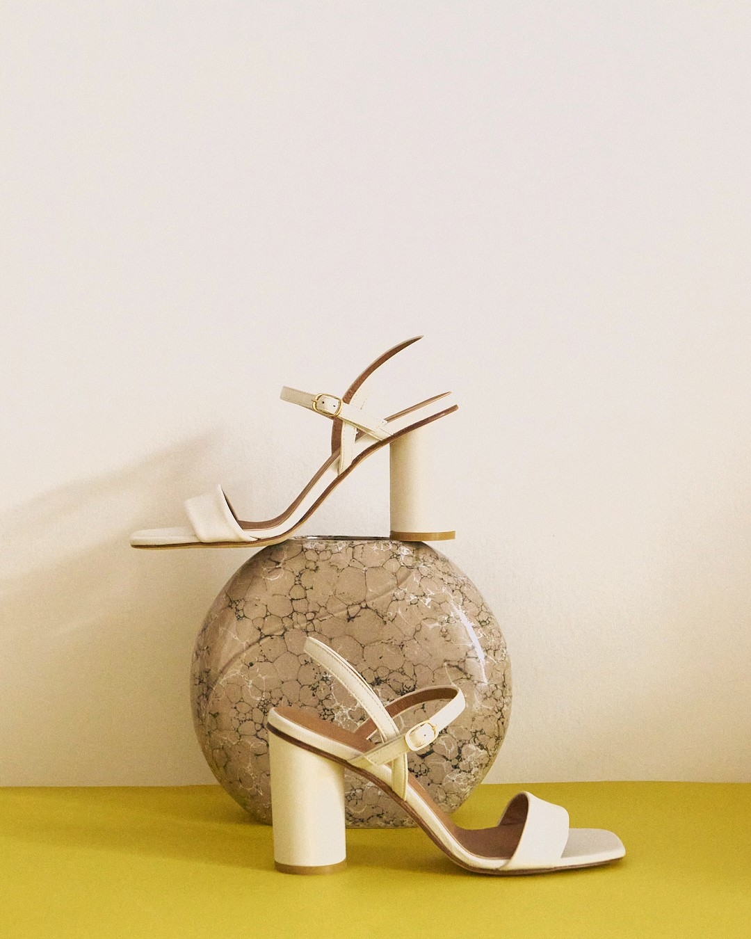 2021年デビュー！ブライダルシューズ『HAAVE』がシンプルおしゃれで