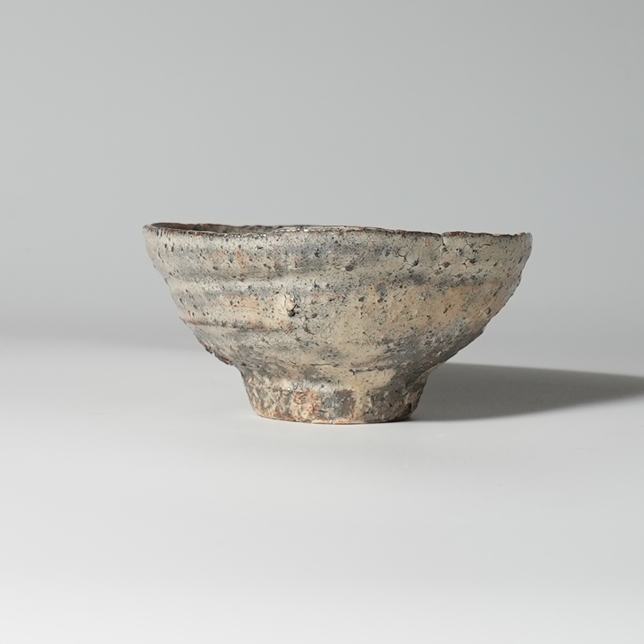 大道粉引酒盃 16代坂倉新兵衛 | 萩焼屋Hagiyakiya ネットショップ