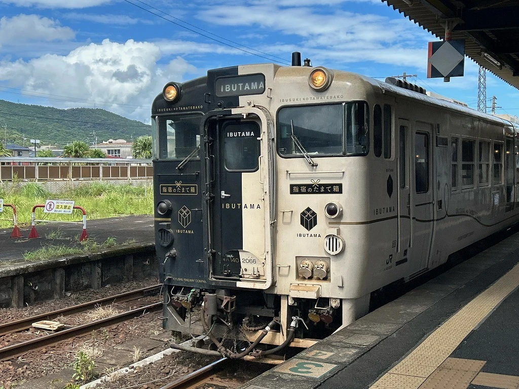 特急列車 指宿のたまて箱 - 【公式】鹿児島 砂むし温泉 指宿白水館