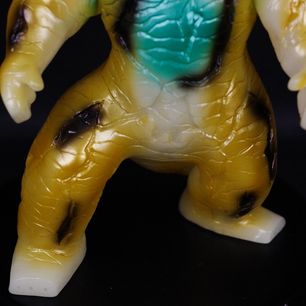 1月30日(火)12時より受注受付開始】【ブルマァク】エレキング(蓄光