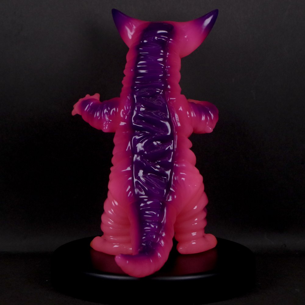 12月23日(月)18時より抽選開始】【STRANGE GALLERY】ゴモラ(桃蓄光)が