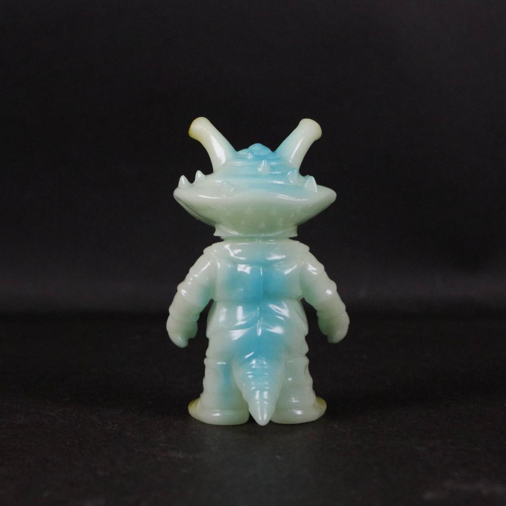 3月15日(土)より販売開始】【ブルマァク】ちびカネゴン(蓄光イエロー