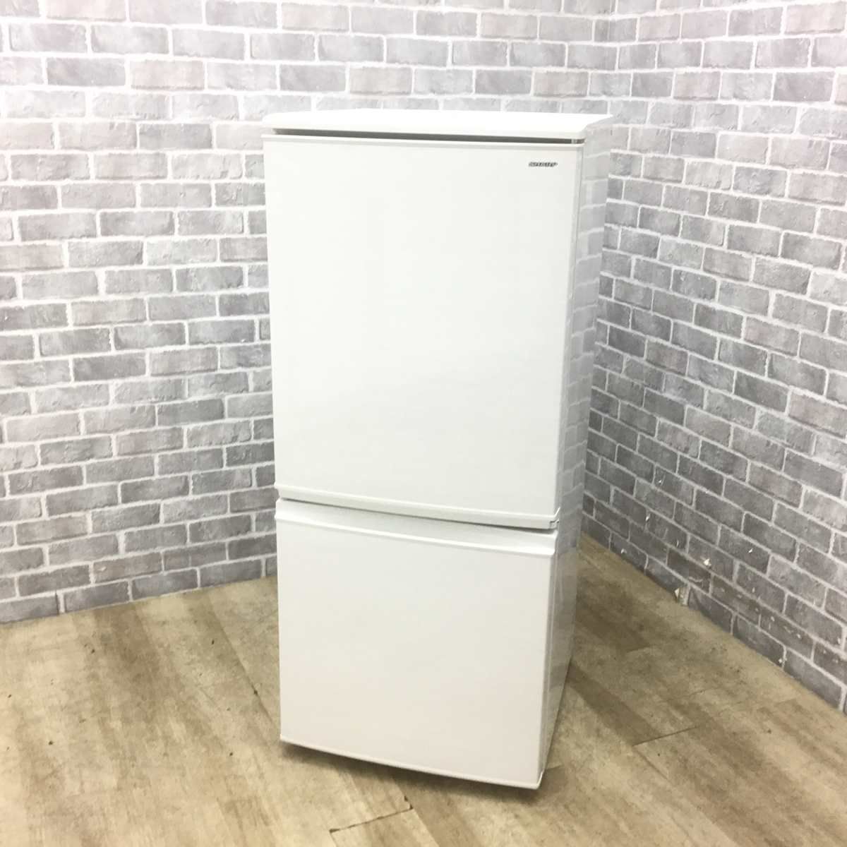 シャープ 冷蔵庫 2ドア 137L どっちもドア SJ-D14D-W 2018年製