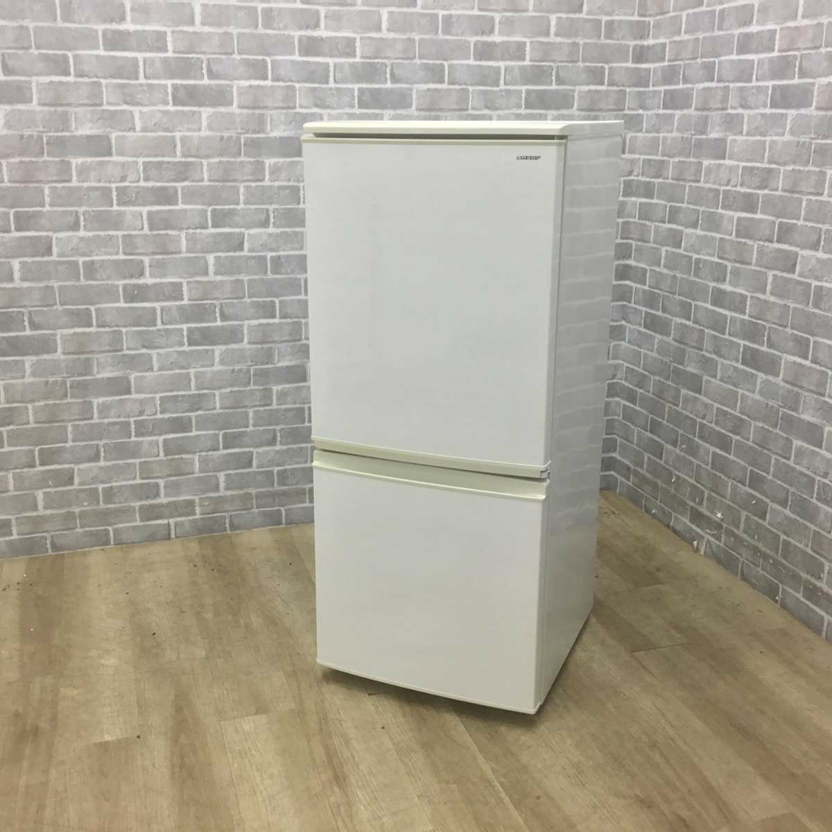 シャープ 冷蔵庫 SJ-D14D-W 137L 2ドア 右・左開き付け替えタイプ SJ