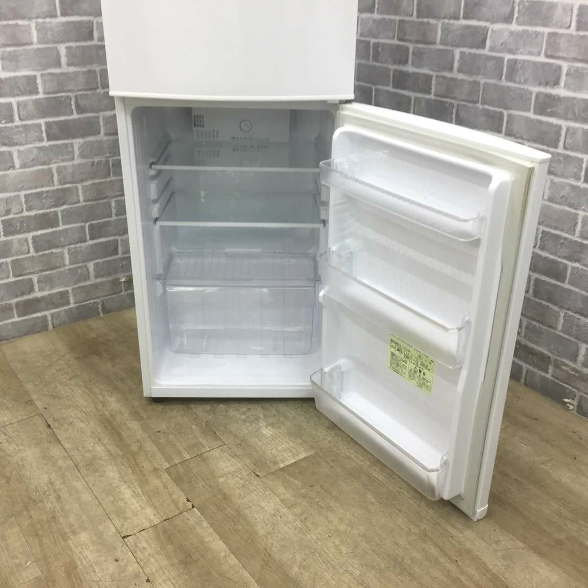 ユーイング 冷蔵庫 2ドア 140L 右開き ホワイト UR-F140J(W) 2017年製