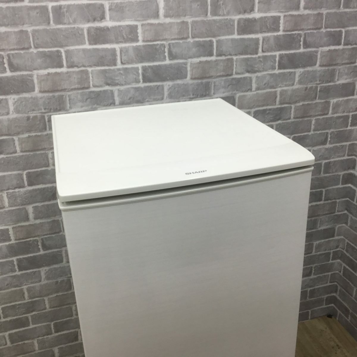 シャープ 冷蔵庫 2ドア 137L どっちもドア SJ-D14C-W 2017年製
