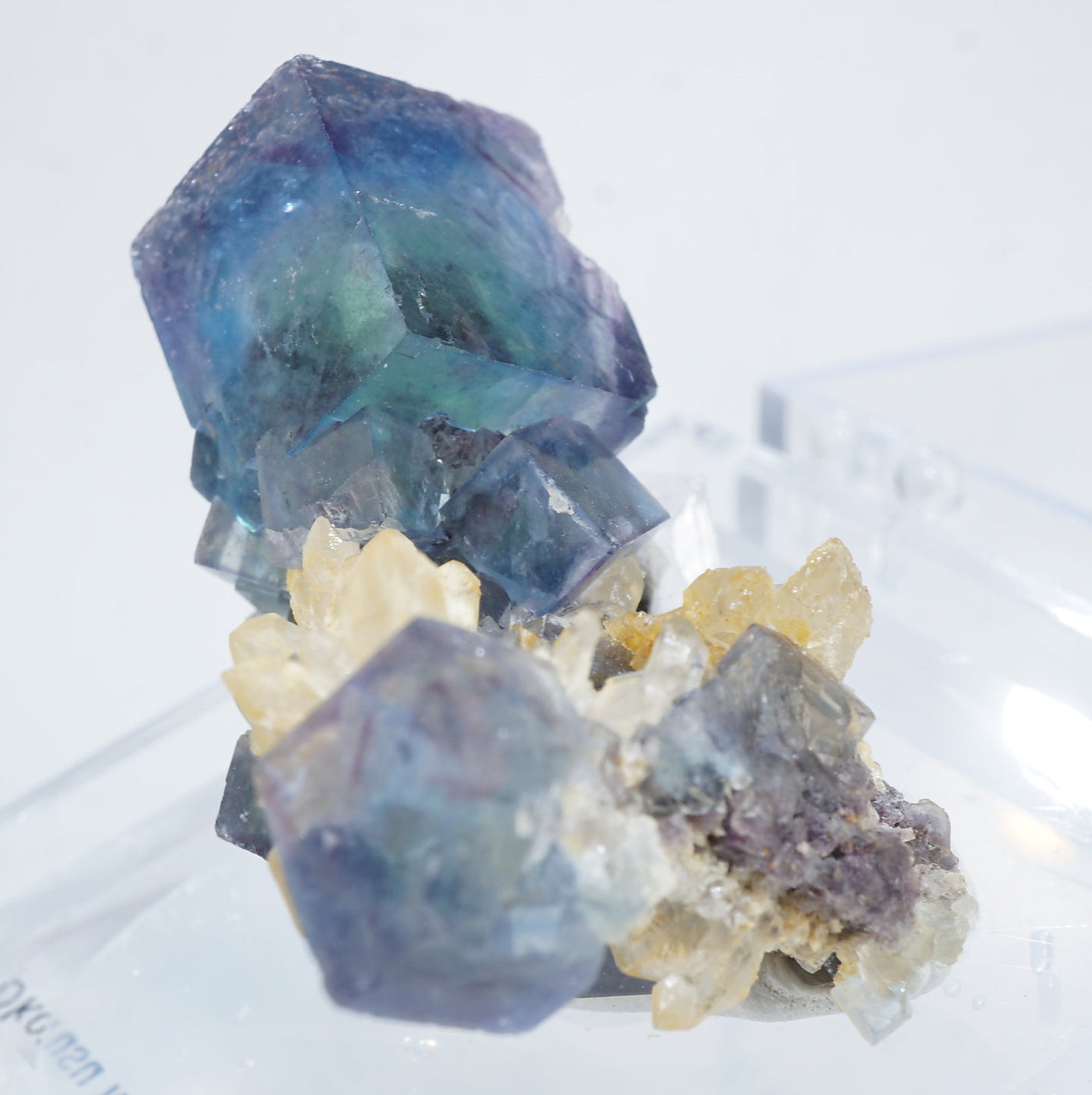 ナミビア・オコルス産 フローライト – 天然石ハッピーギフト