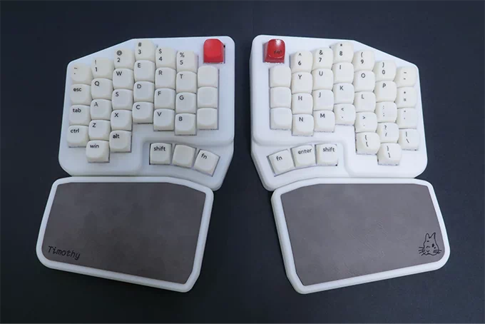 ぺかそ&びあっこが厳選！2024年最新クセ強自作キーボード | PFU