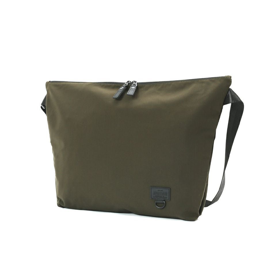 公式】 MOUSTACHE 薄マチショルダーL 高密ポリエステル撥水加工 BXX