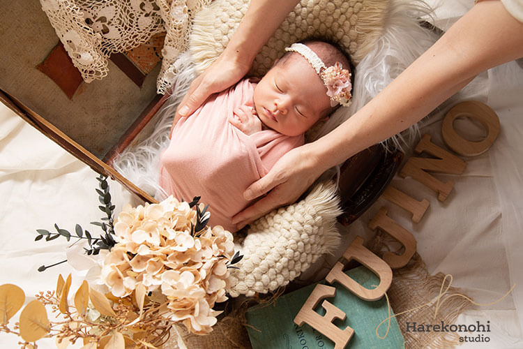 今注目の「おくるみフォト」とは？新生児の神秘的な姿を美しく残す
