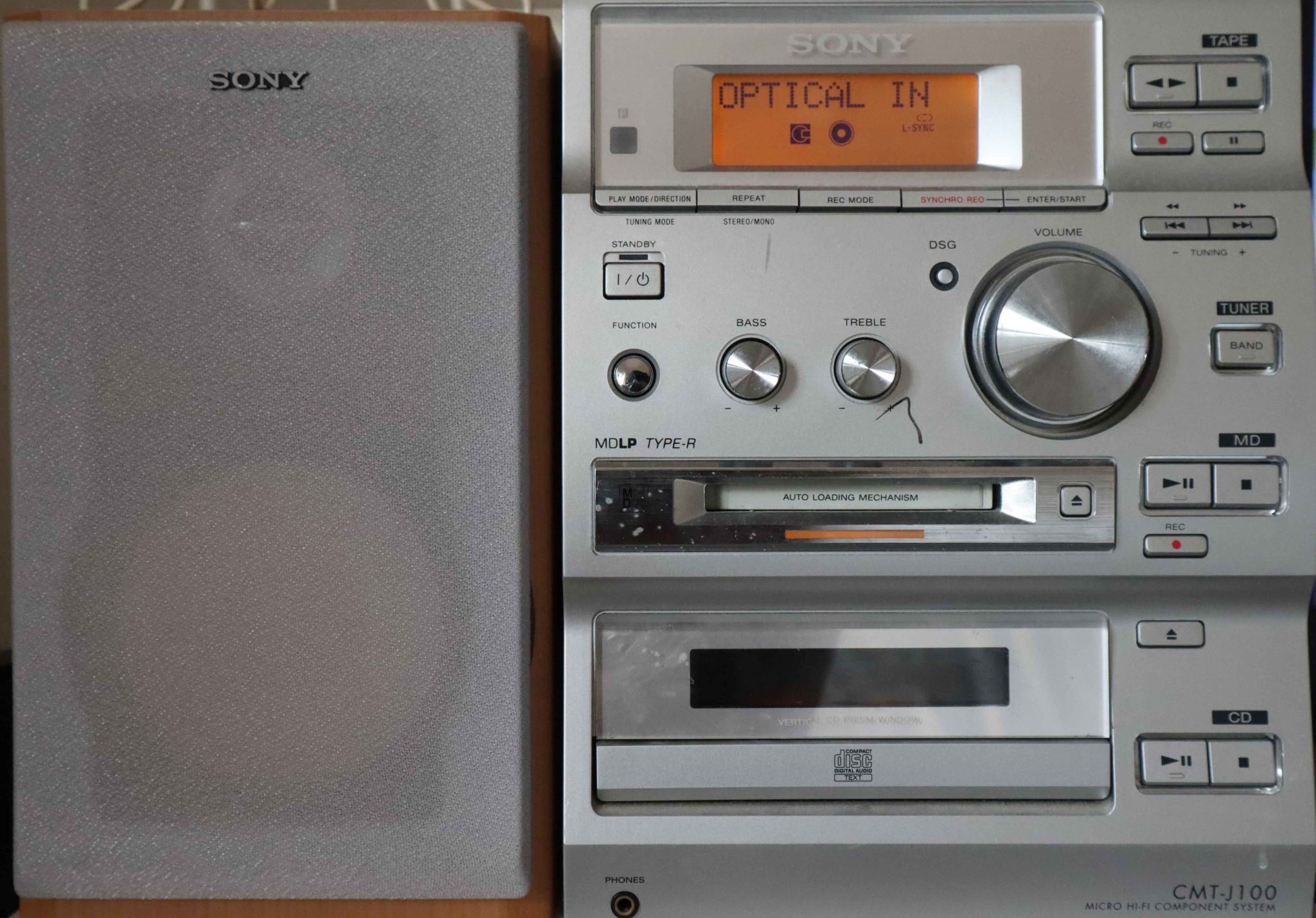 我が家の長生き家電】SONYの2001年製コンポがまだ働いてくれている