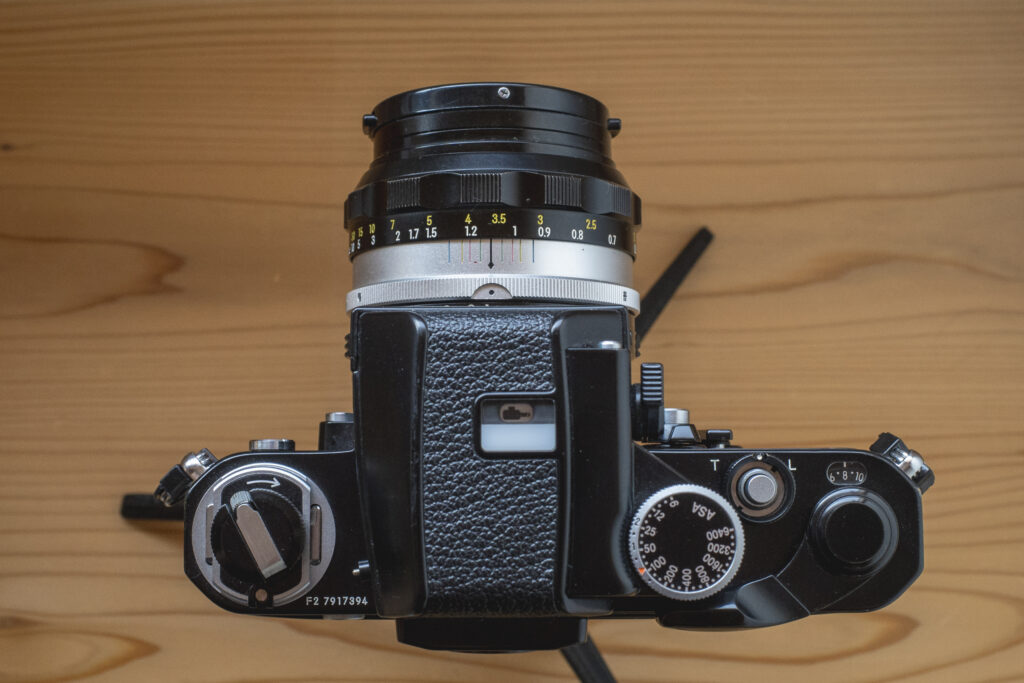 半年使ってわかった、Nikon F2 フォトミックAの魅力｜無骨な名機を