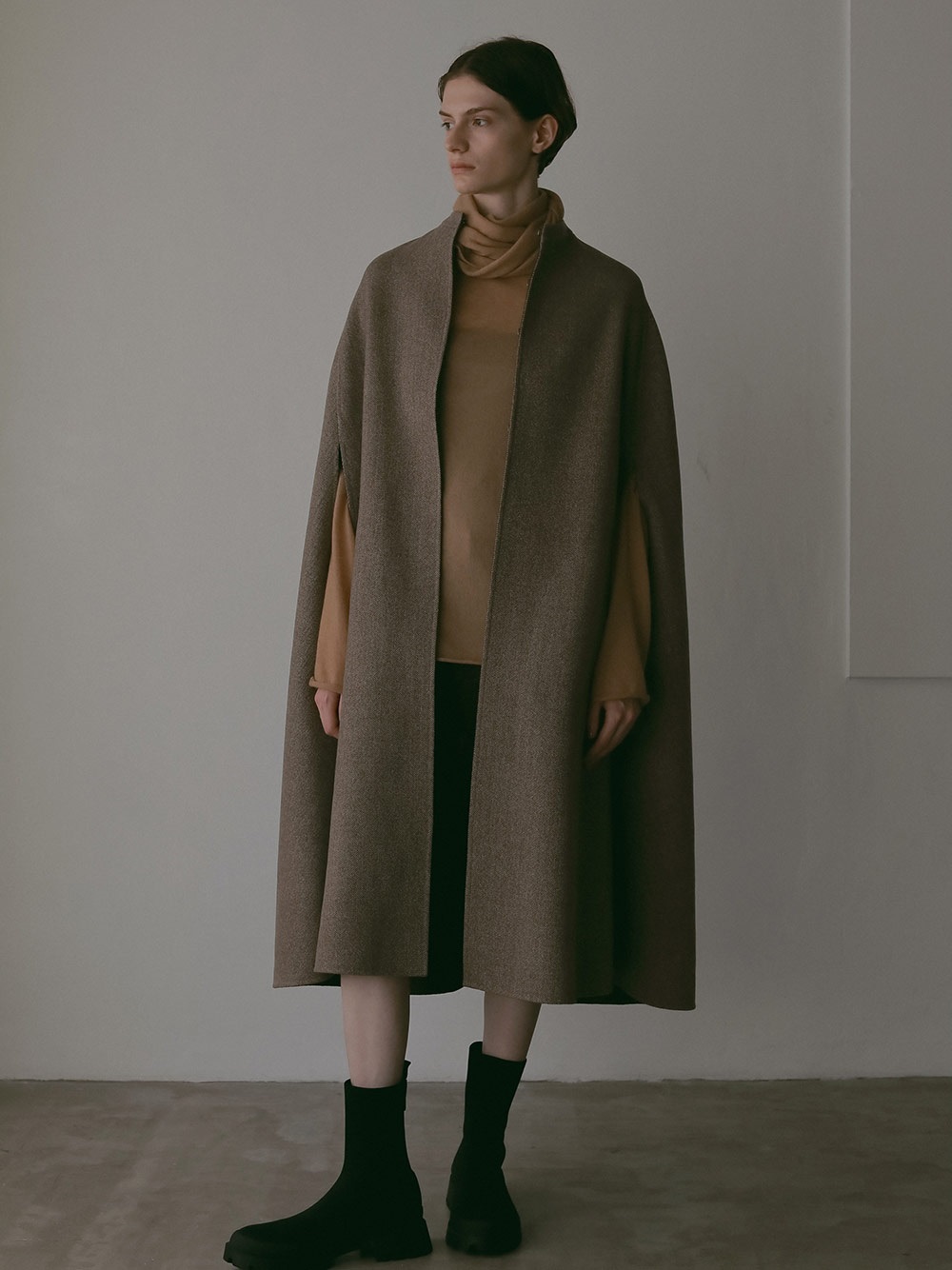 へリンボンリバーケープ | Coat | HER. Online Store