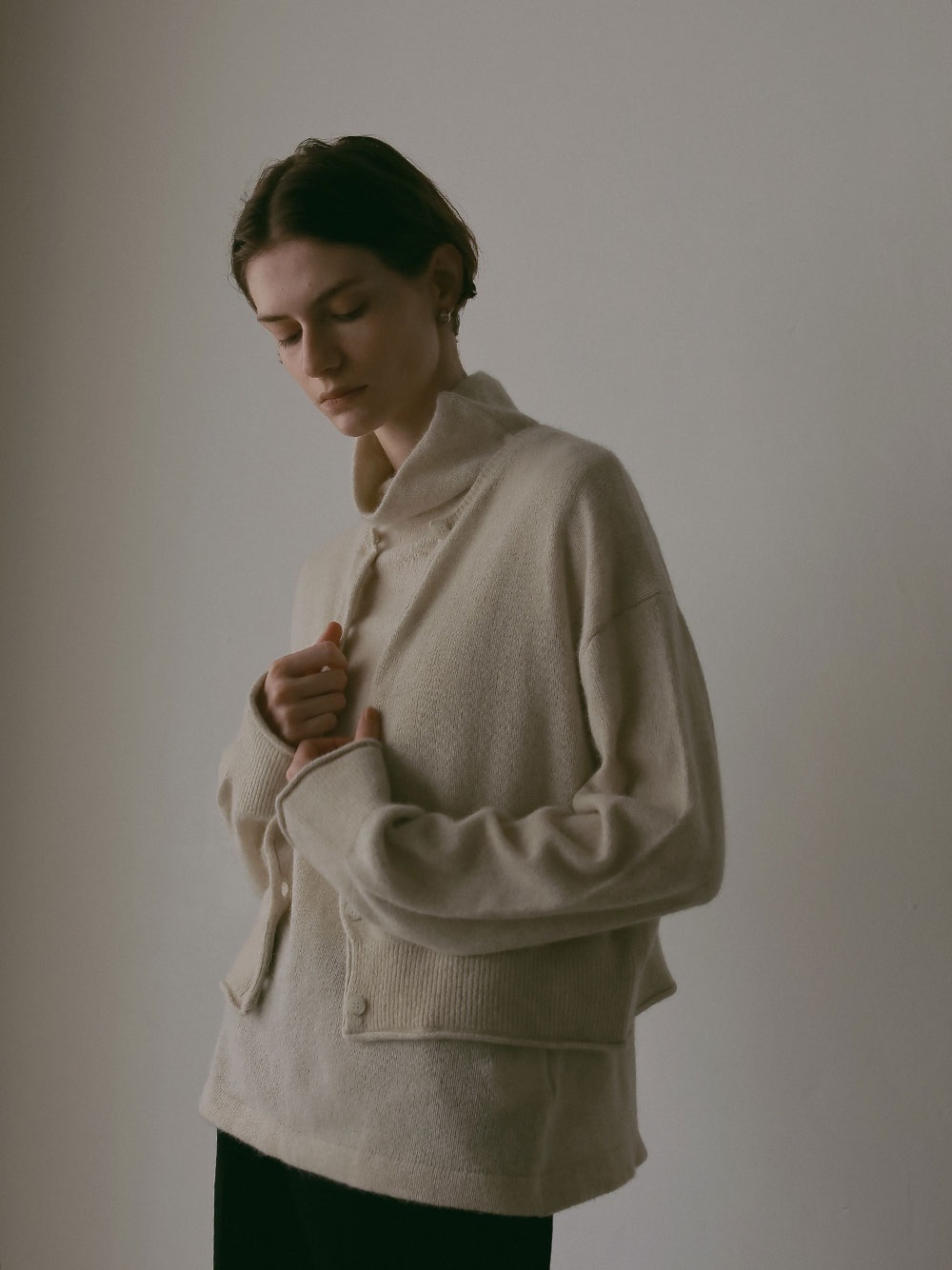 FOXブレンドクルーネックカーディガン | Knit | HER. Online Store