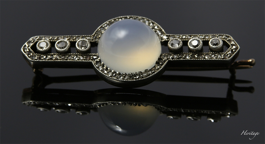 満月のようなロシアン・ムーンストーンのブローチ | アンティーク