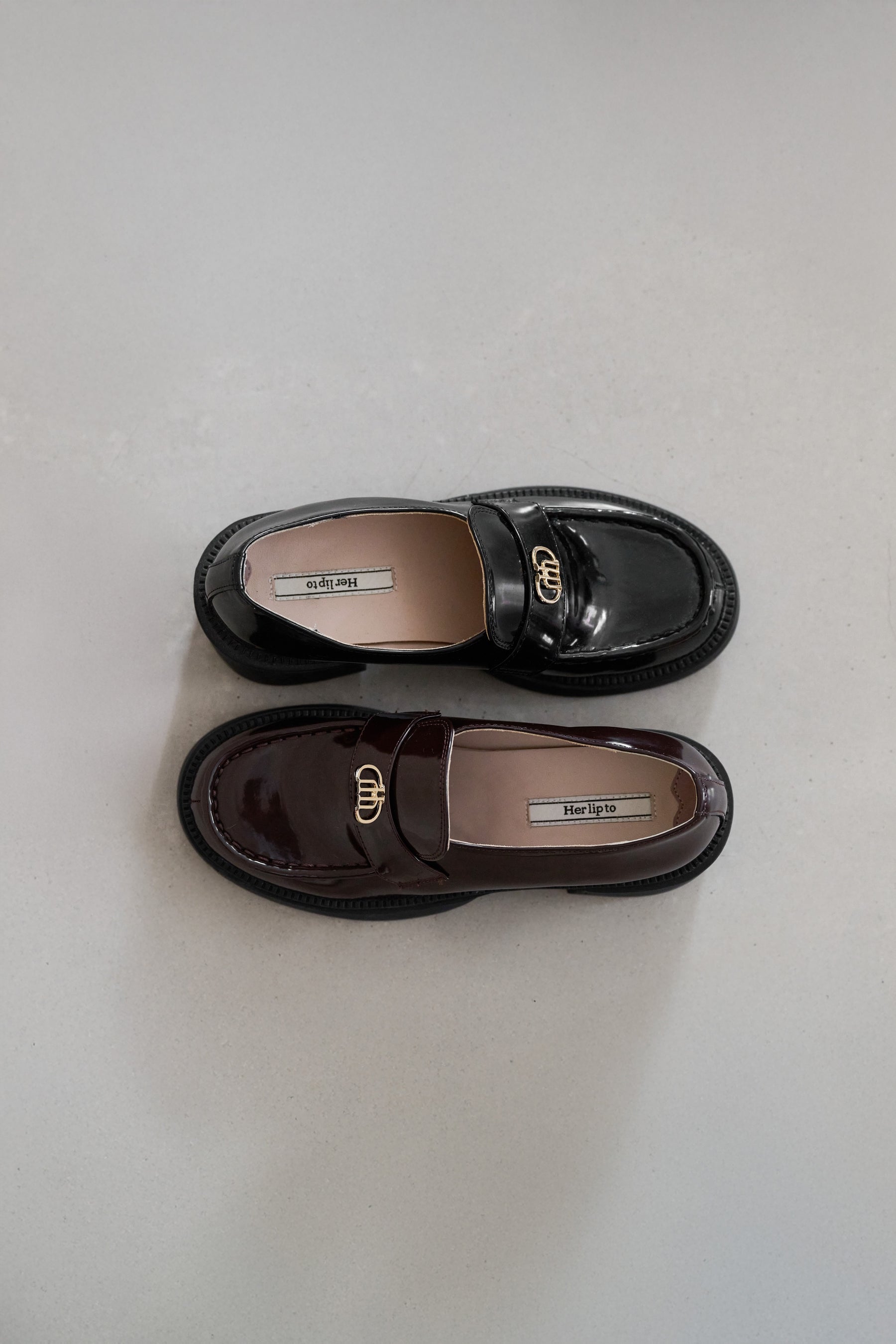 新色】Trois Logo Loafers