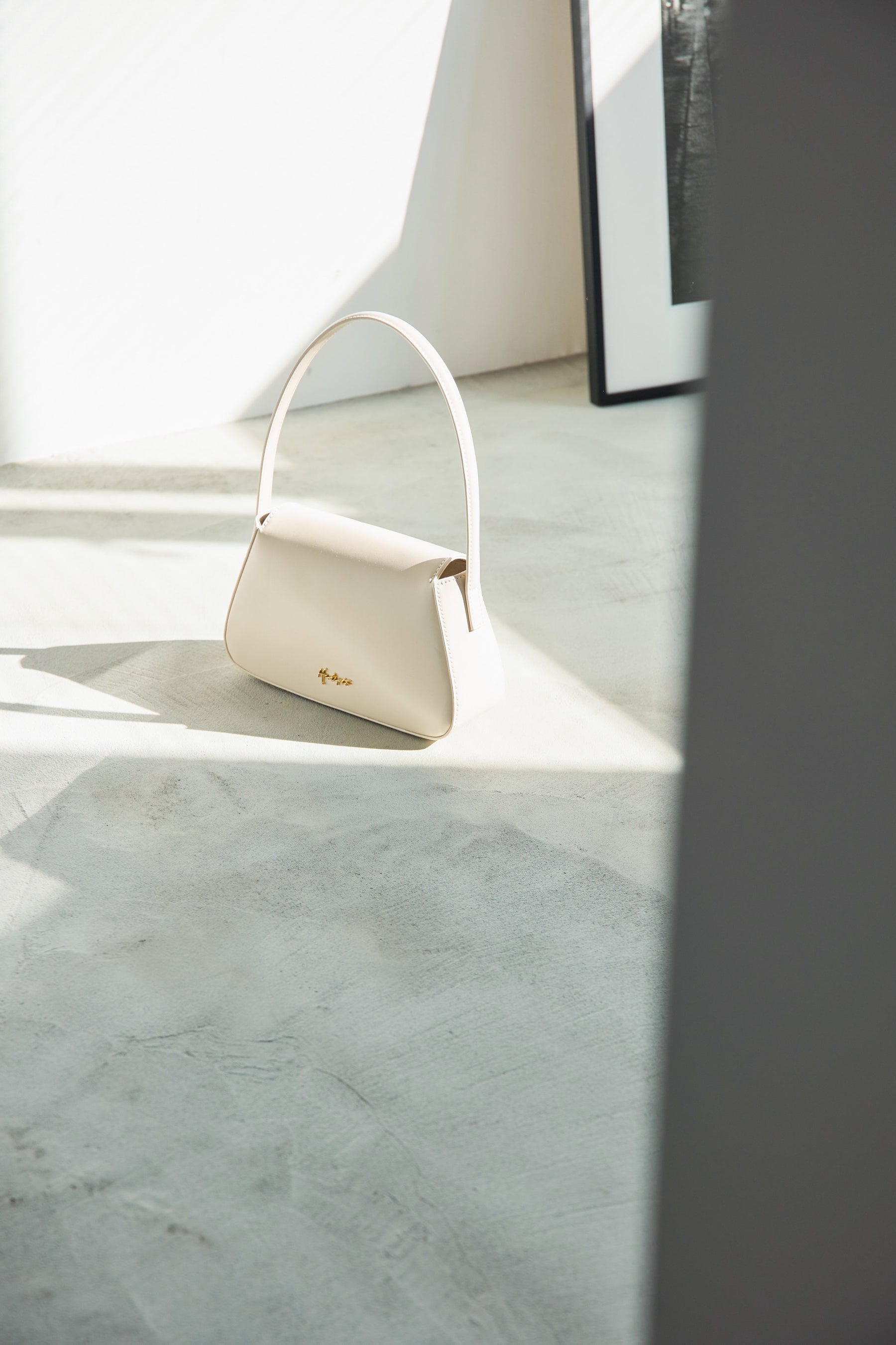 新色】Classic Lady Baguette Bag