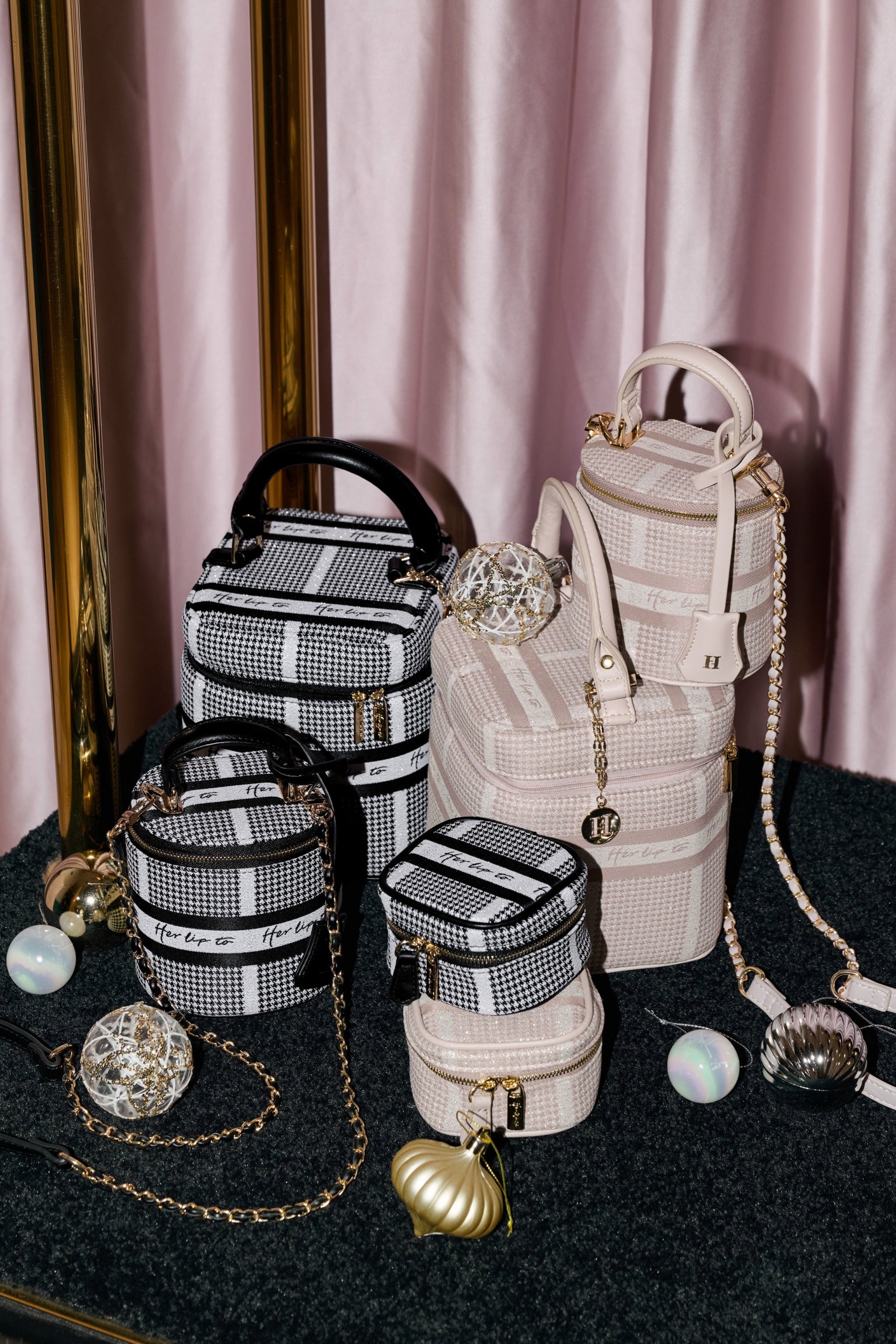 HLT Jacquard Jewelry Case