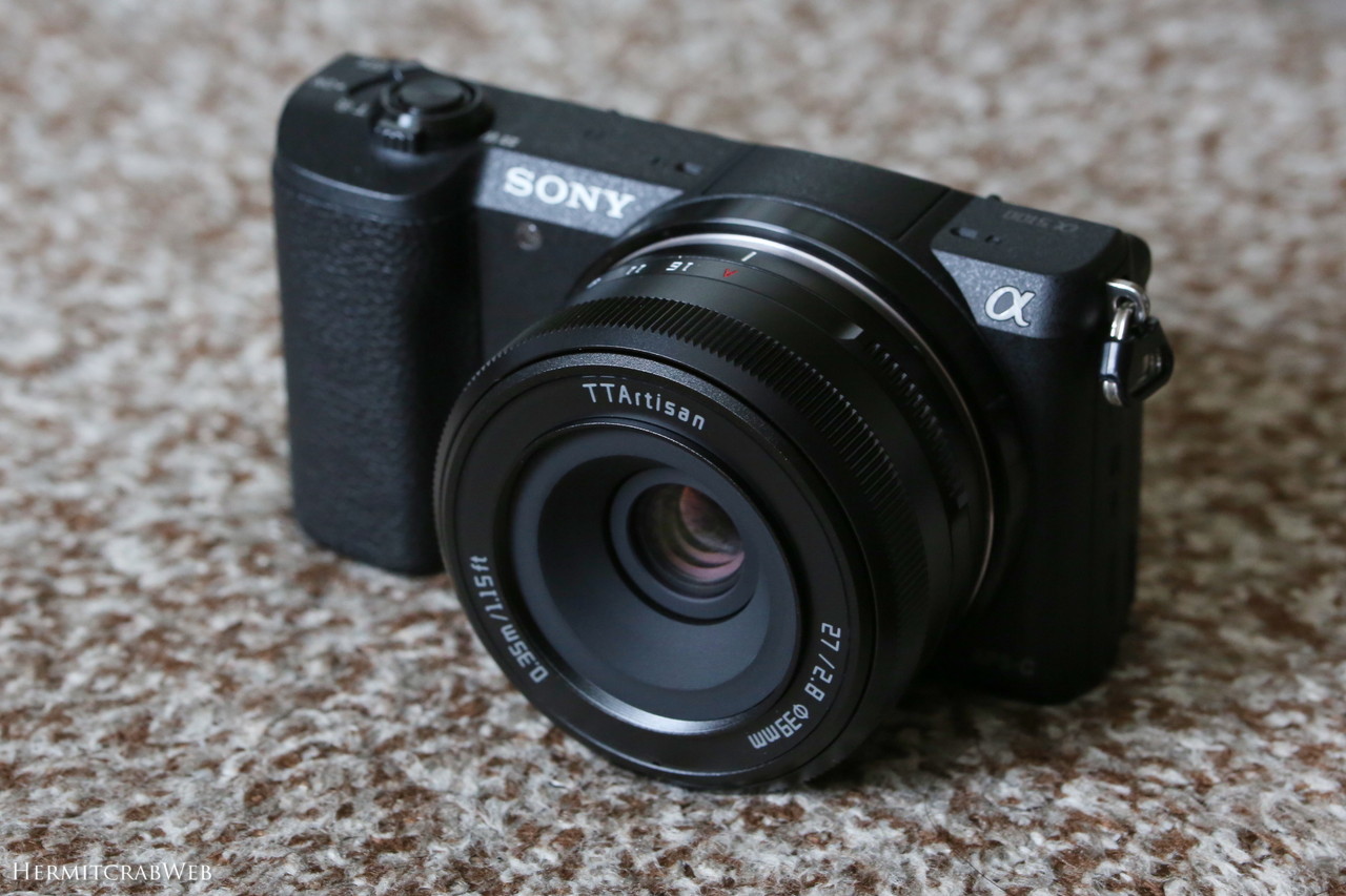 SONY E 16mm F2.8】APS-C用パンケーキレンズ。α5100にマッチするSONY