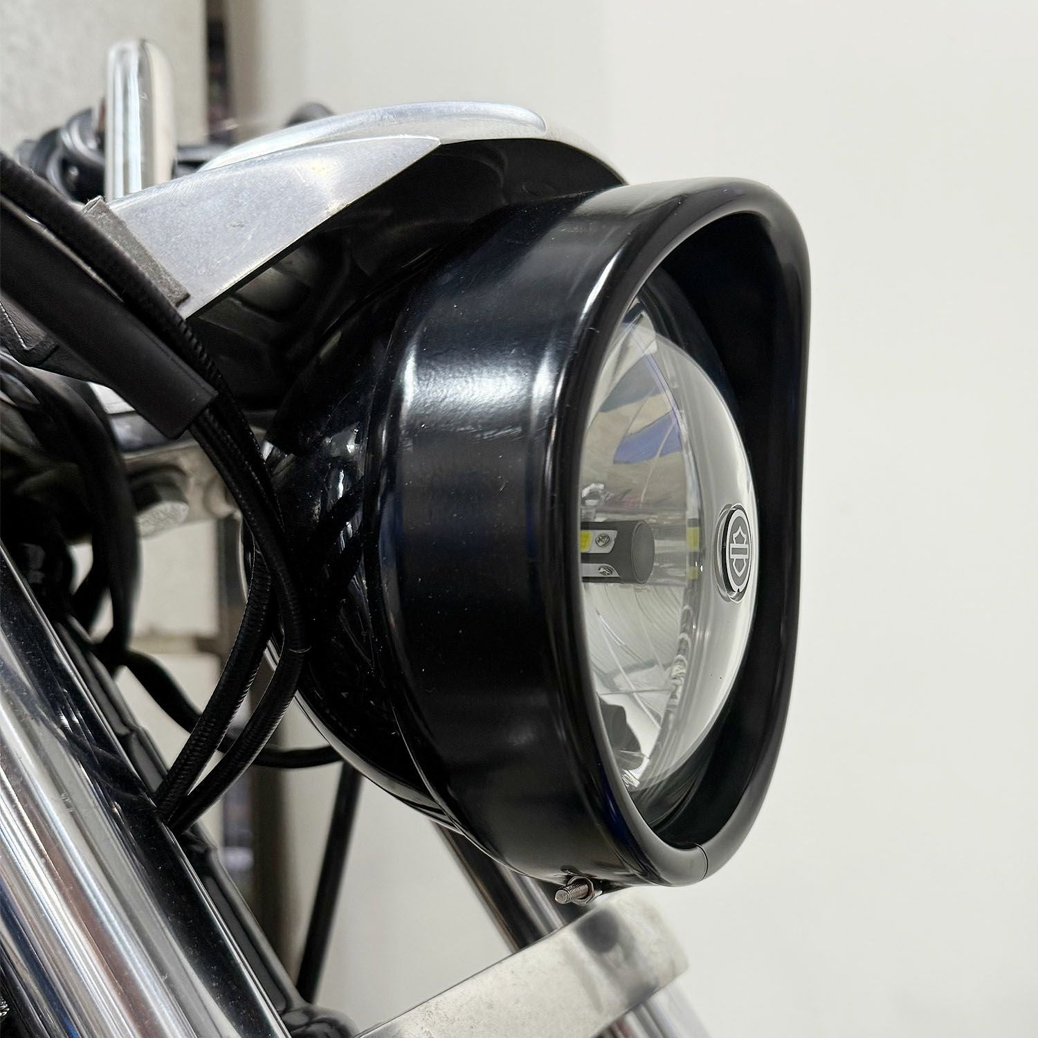 WMW バイザースタイル ヘッドライトトリムリング 5-3/4インチ用 半艶