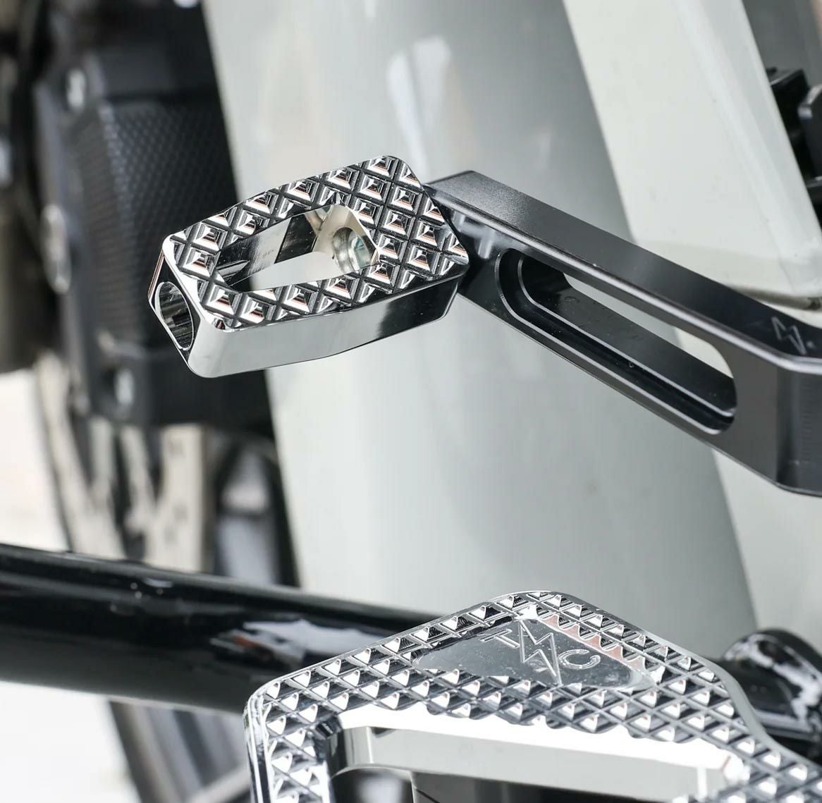 スポーツスター Thrashin（スラッシン） フットペグ｜ハーレーカスタム