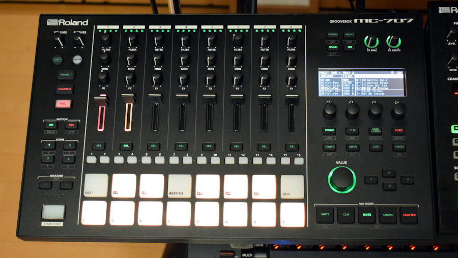 Roland MC-707を購入: シンセな日々