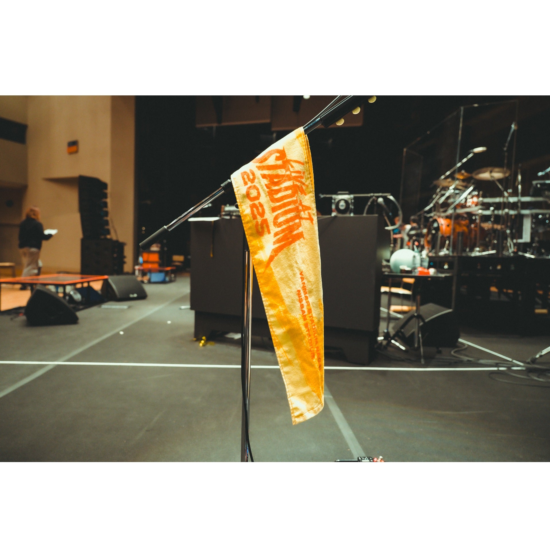 マフラータオル – Official髭男dism ONLINE STORE