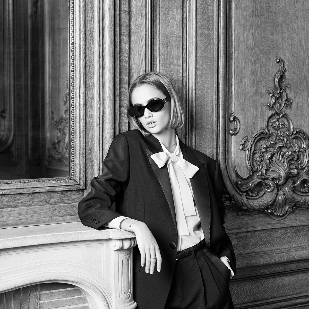 CELINE、アイコニックな “トリオンフ” 新作 艶のあるレザーとシェイプ
