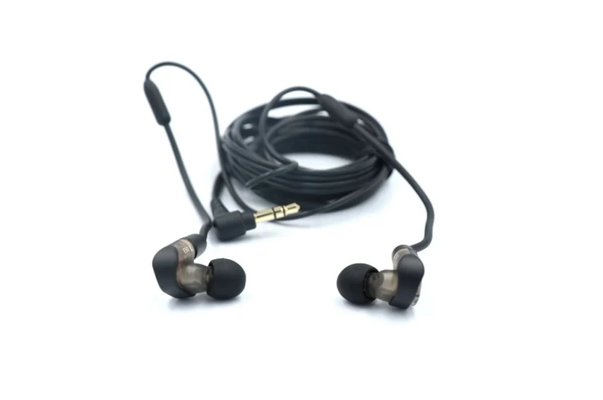 audio technica ATH-E50をレビュー。コンパクトで高音質なイヤモニ