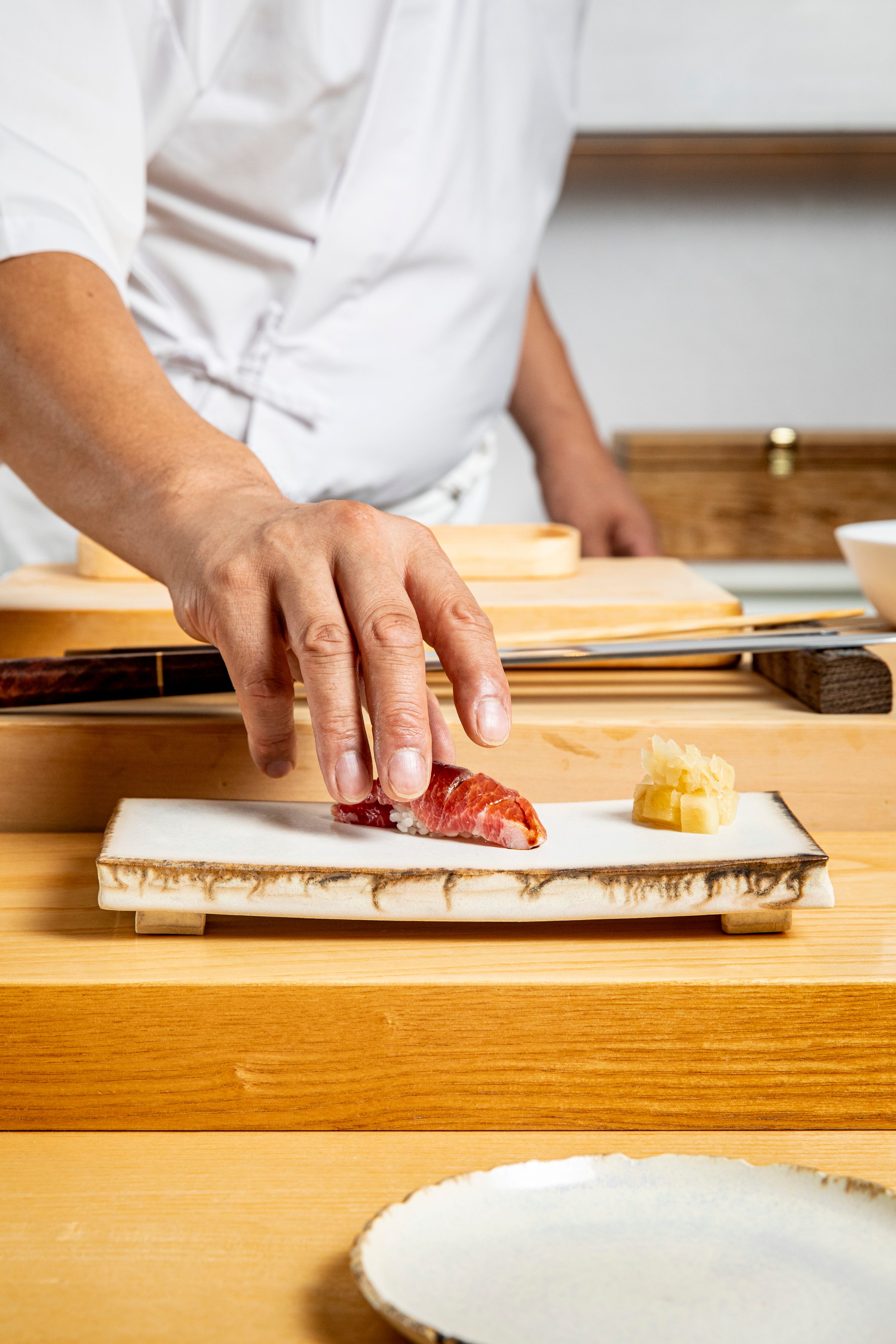 モダンフレンチの巨匠ヤニック・アレノが新感覚の鮨レストランを