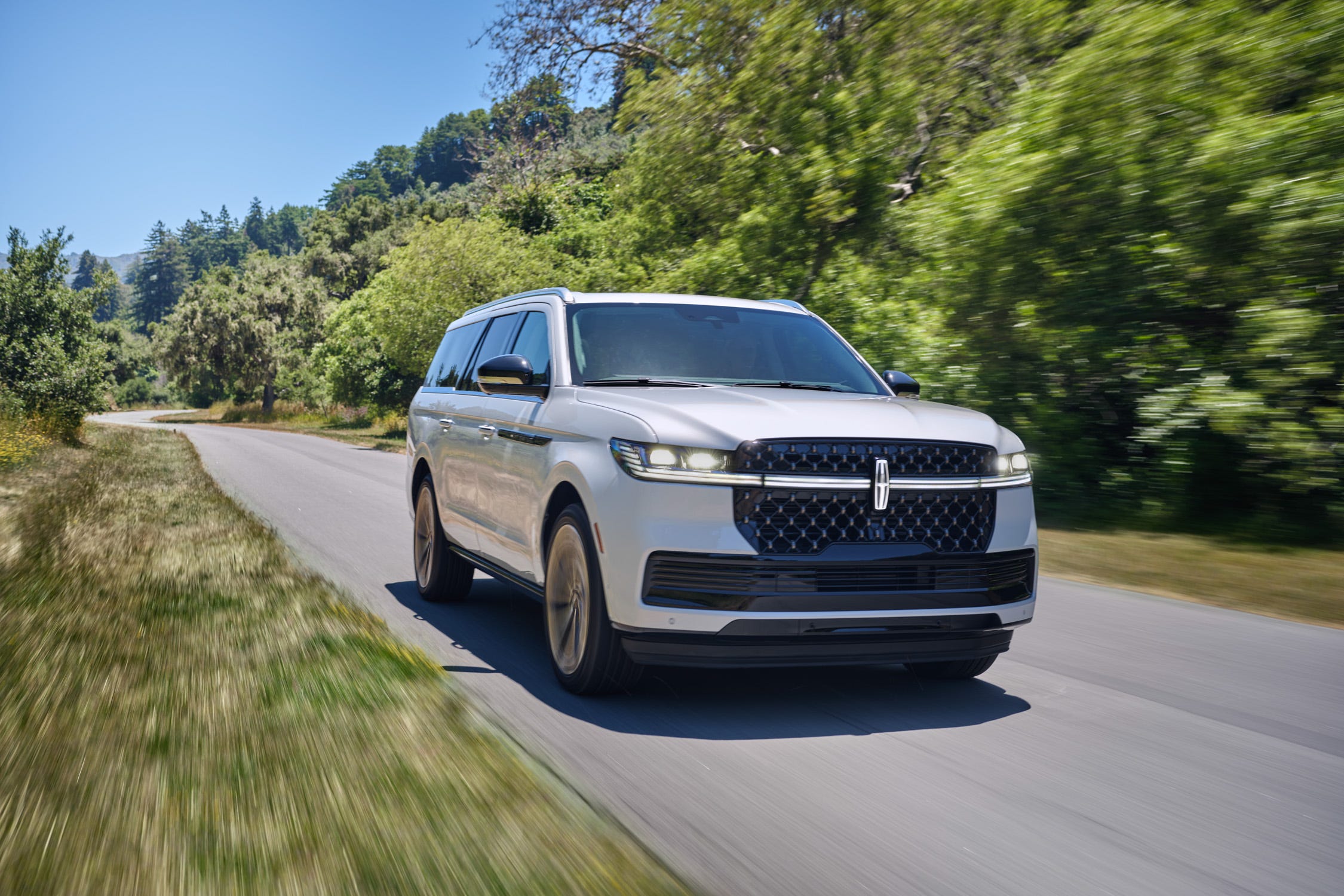 2026 Lincoln Navigator Review, Pricing, and Specs